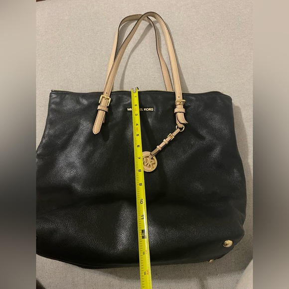 Micheal kors black leather tote bag - Picture 6 of 8